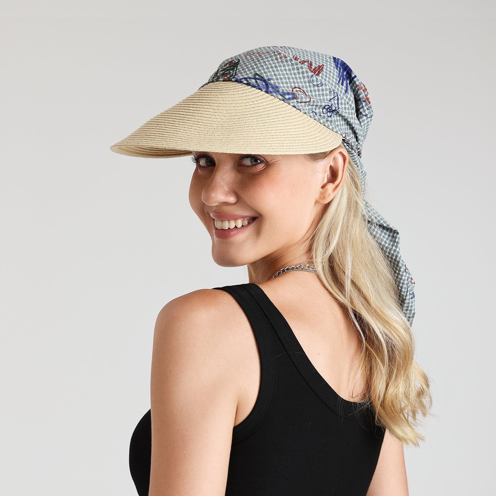 Wholesale Women's Paper Straw Sun Hat with  Curved Brim and UPF 50+ Sun Protection