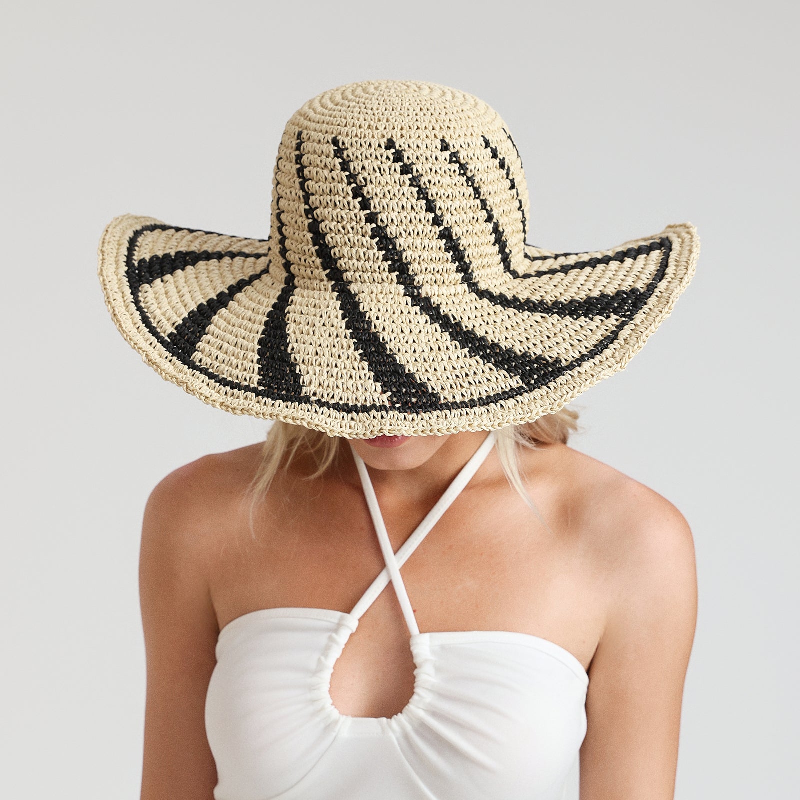 Wholesale Women's Paper Straw Sun Hat with Wide Brim and UPF 50+ Sun Protection